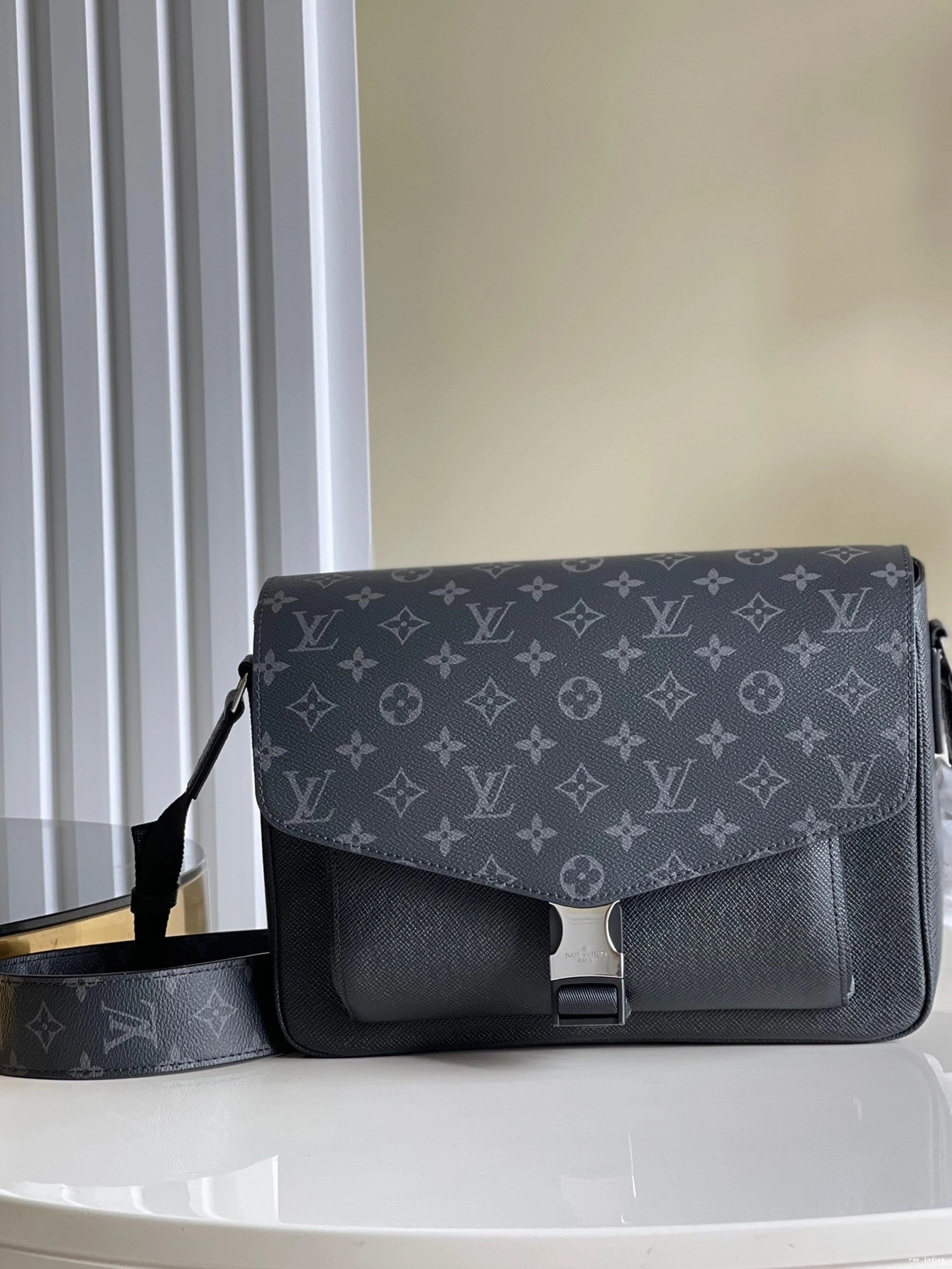 Cheap NEW LOUIS MESSENGER VUITTON 0708